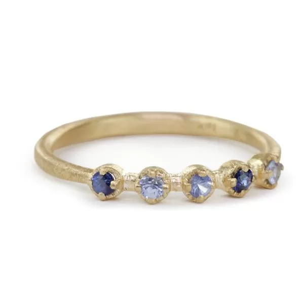 18K Gold Ring With 5 Varying Blue Sapphires