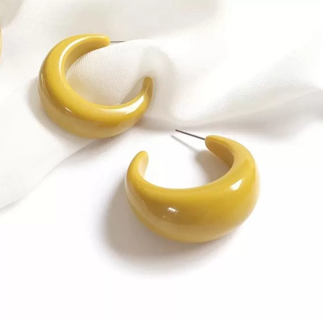 Acrylic Crescent Shaped earring -2