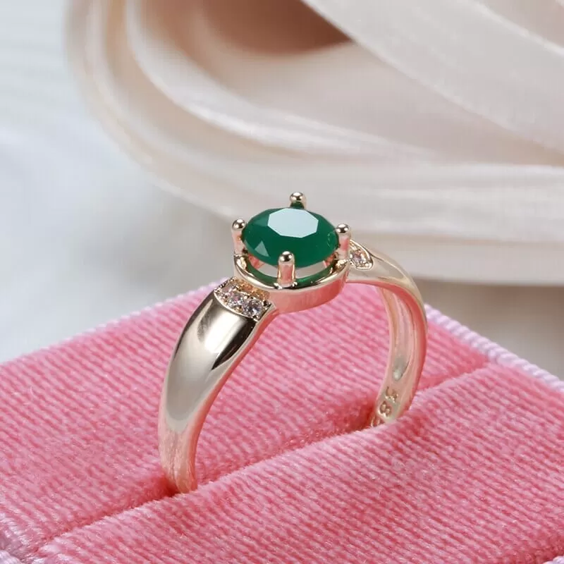 Circle Cut Emerald Gold Ring