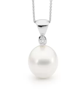 Classic Pearl and Diamond Pendant