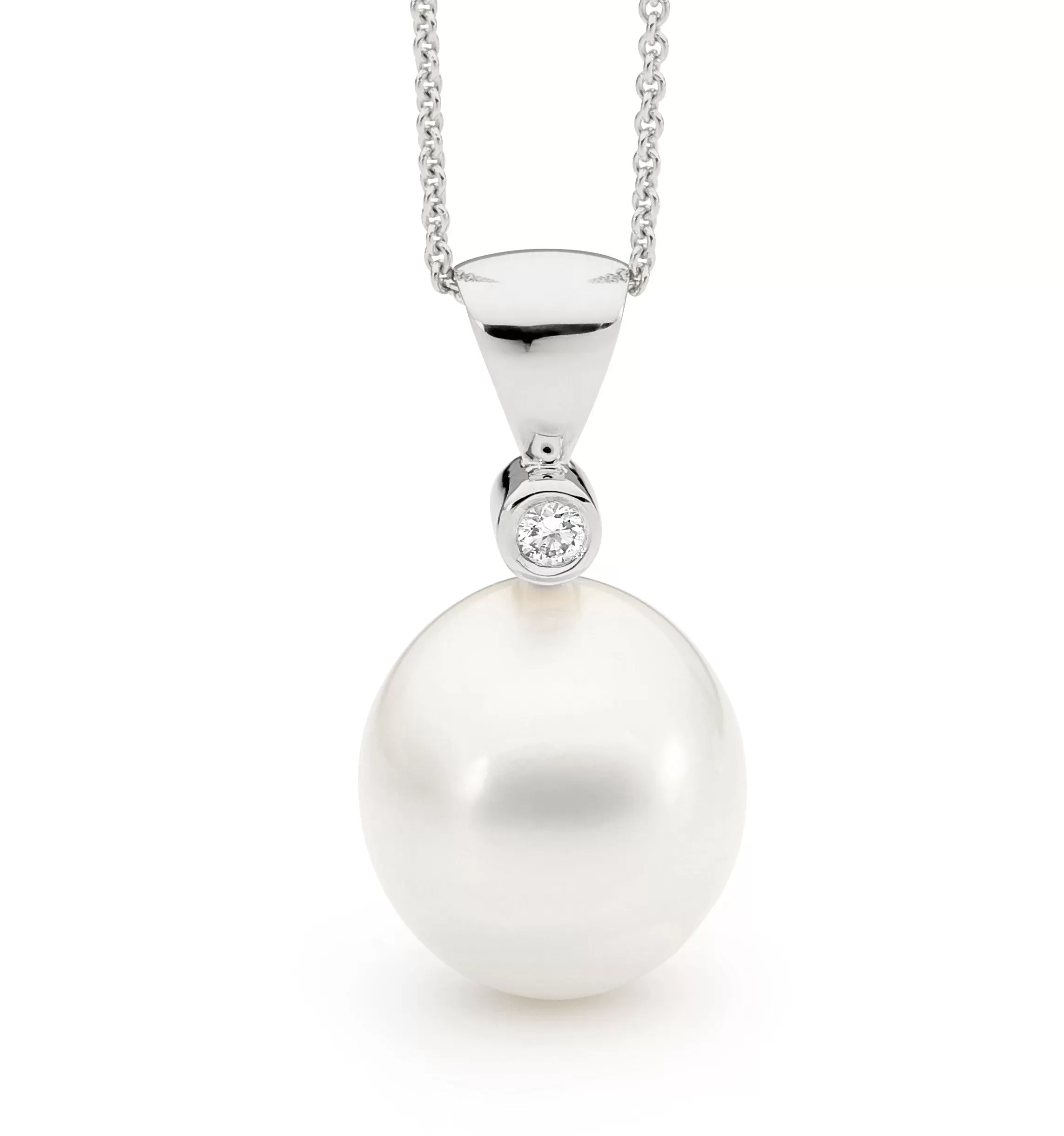 Classic Pearl and Diamond Pendant