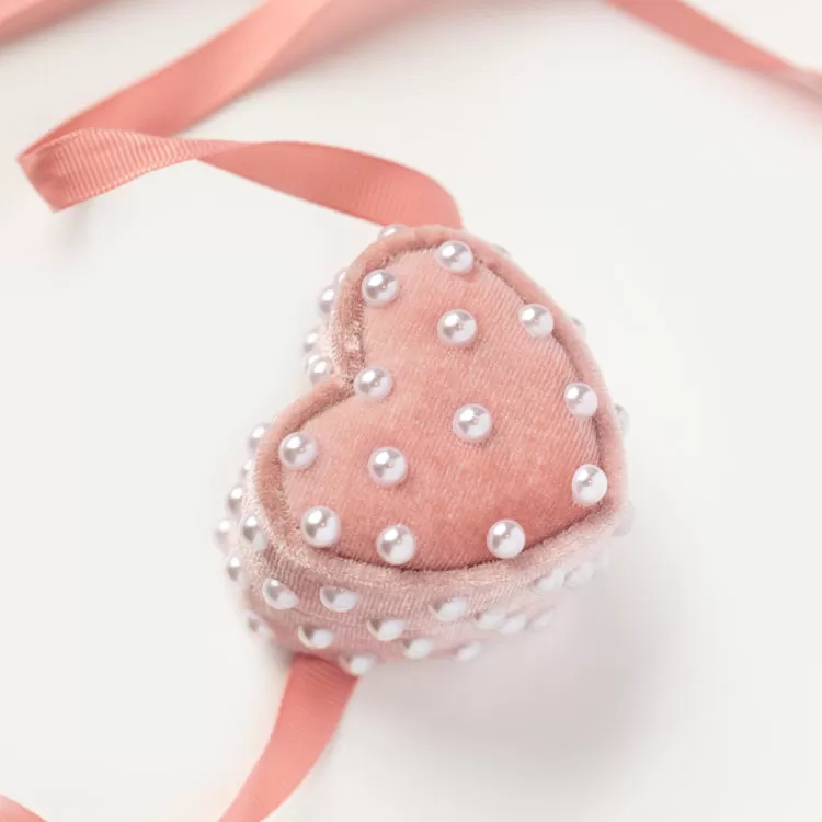 Heart Shaped Velvet Pearl Ring Box