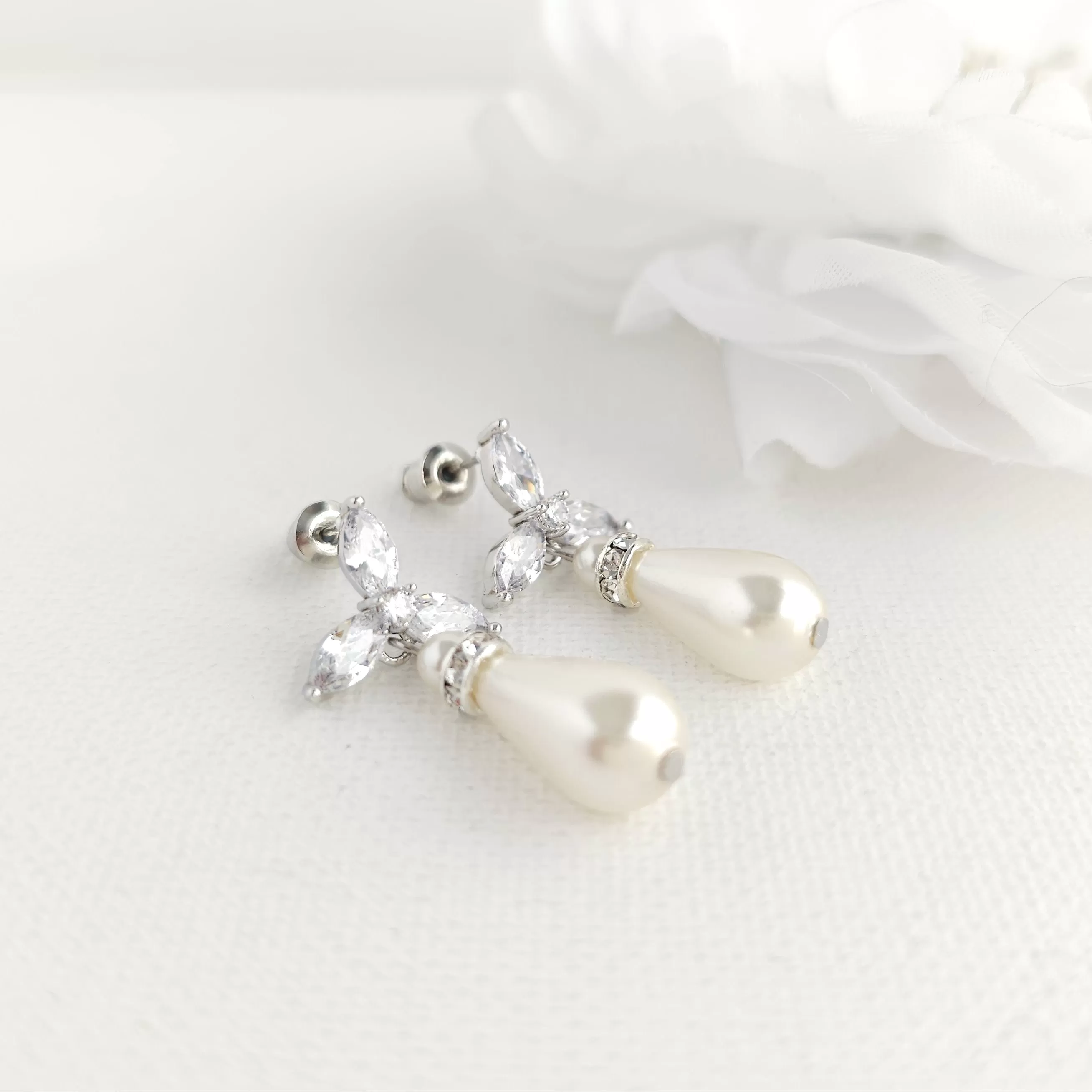 Pearl Earrings For Bridal Party in Gold- Flora