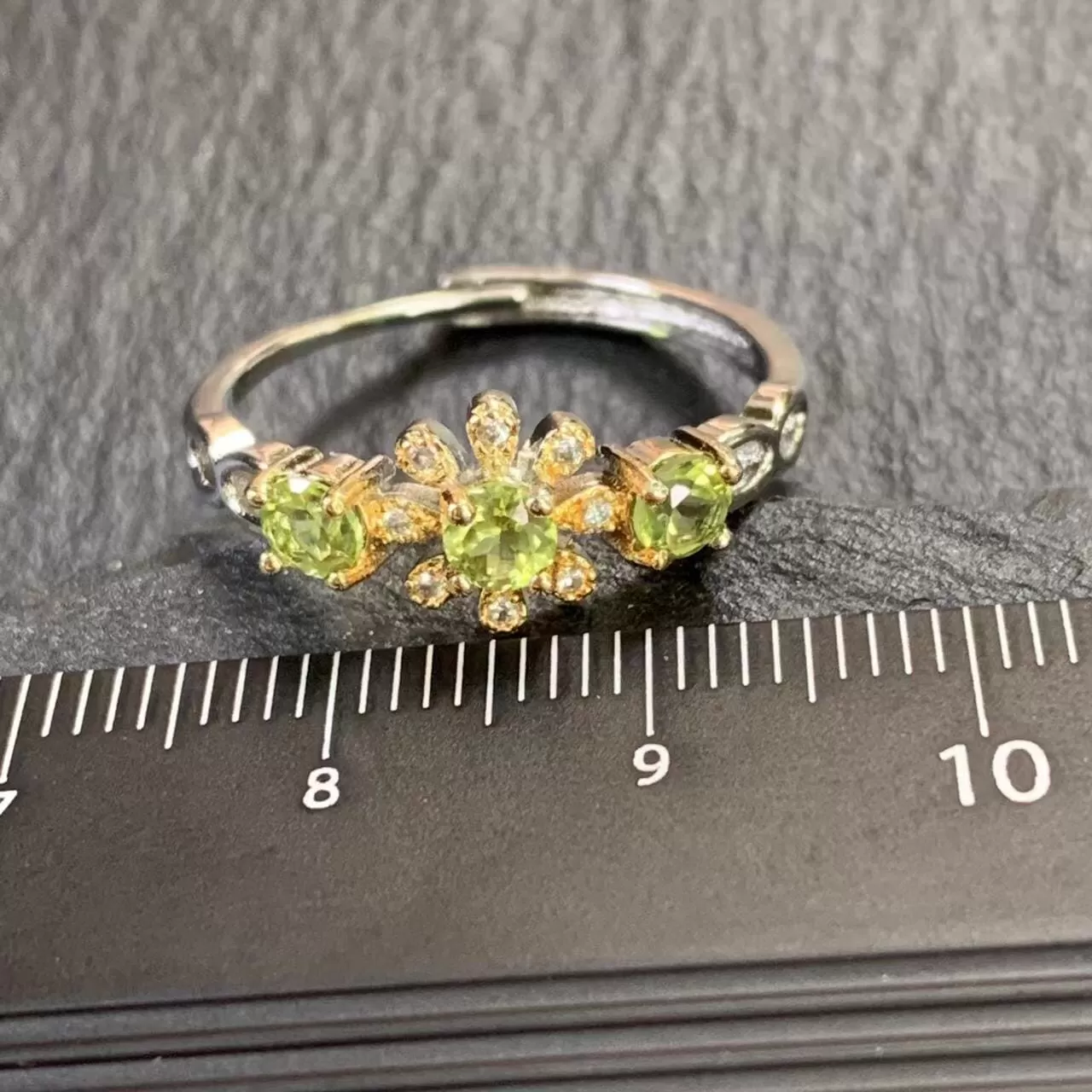 Peridot Sunflower Resizable Silver Ring