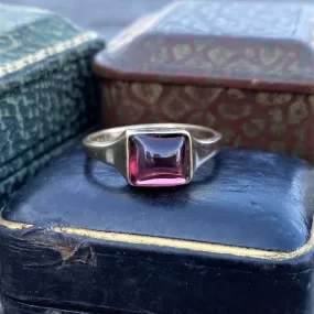 Vintage Sugarloaf Garnet Ring