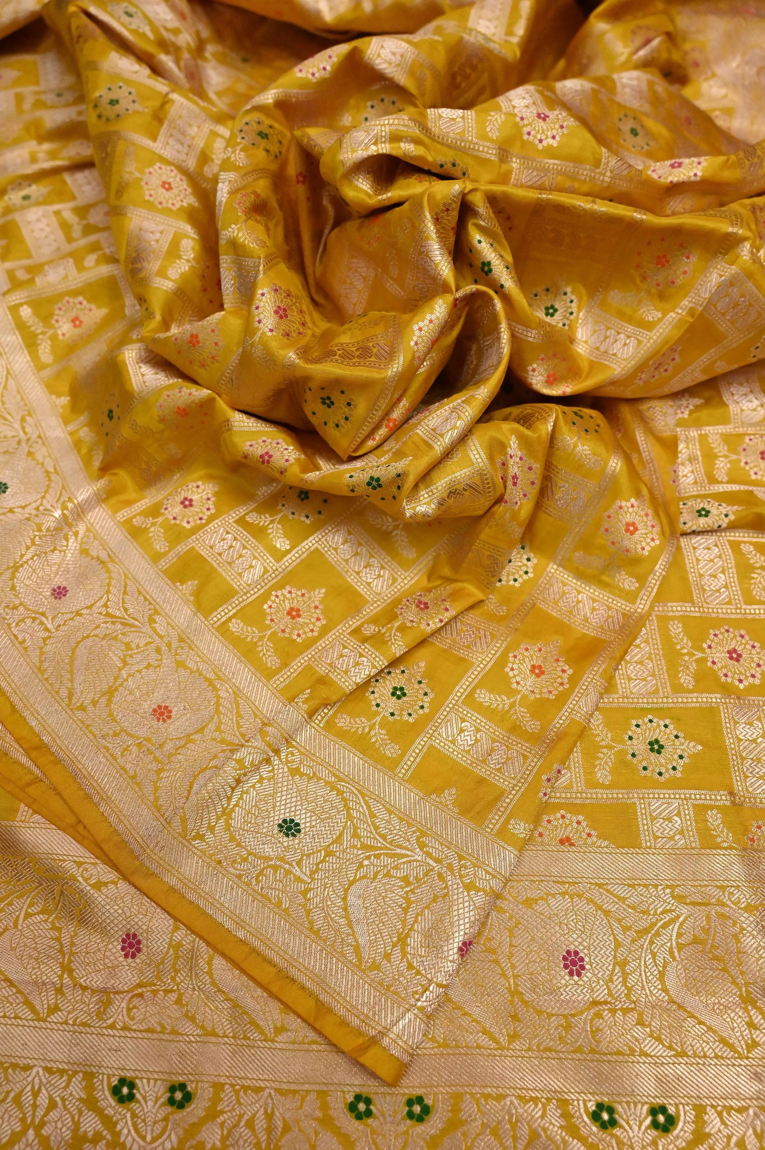 Yellow Color Pure Katan Banarasi Saree with Geometric Motif and Meenakari Work